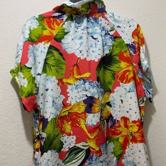 New BOHO CHIC Button Front Blouse multicolored flowers Hawaiian - Picture 5 of 10